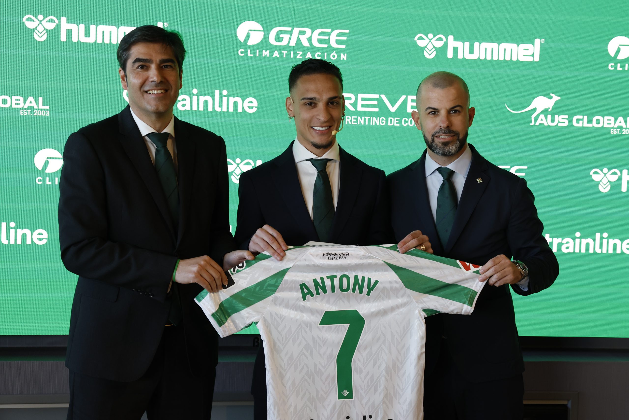 The Betis Sports Director Breaks the Mold: Five Masters and a Promising Future!