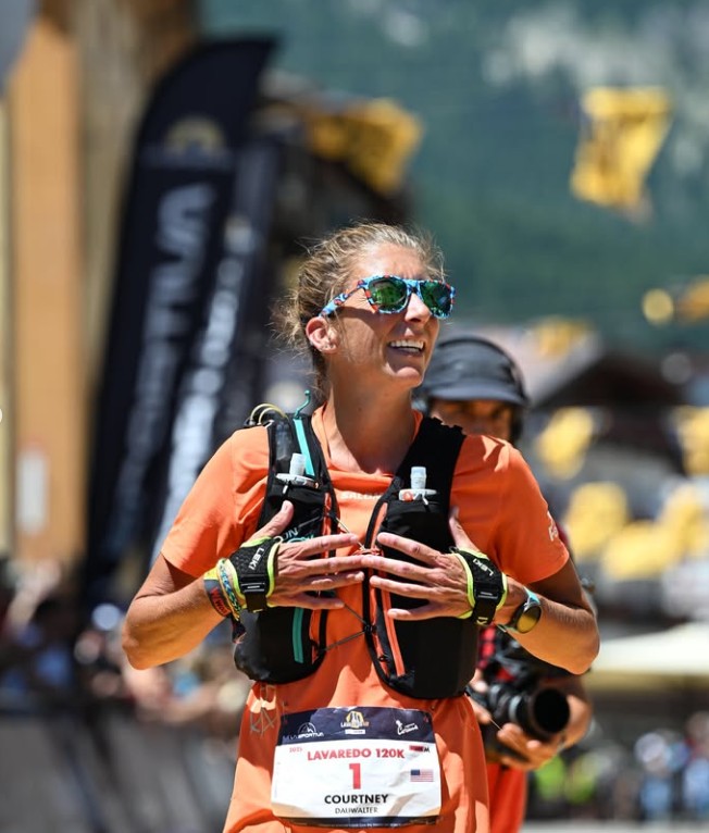 Courtney Dauwalter cambia de planes: del Teide a los viñedos de Chianti