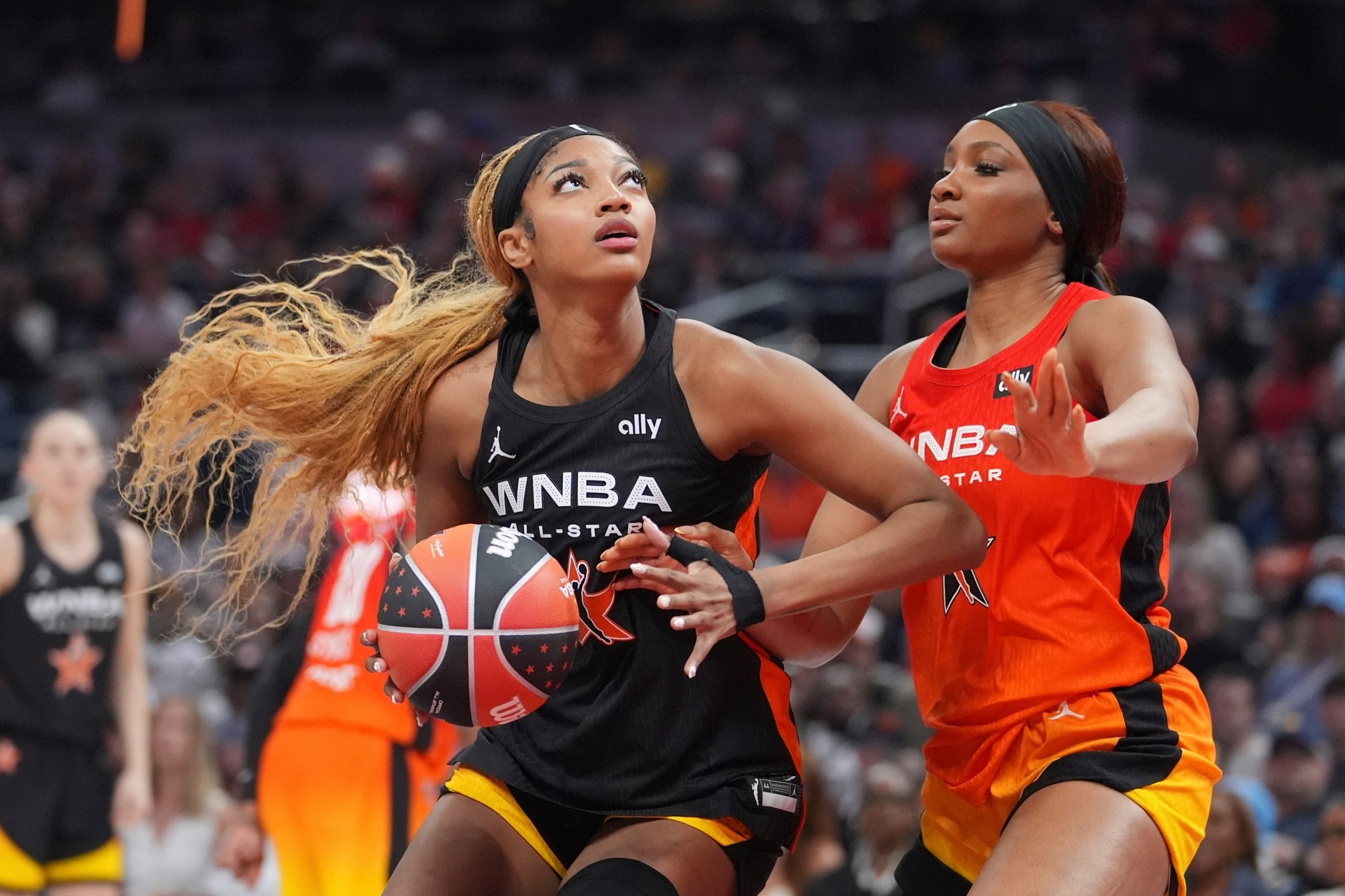 Revolution in the WNBA! Record Salaries and Bright Future for Women's Basketball