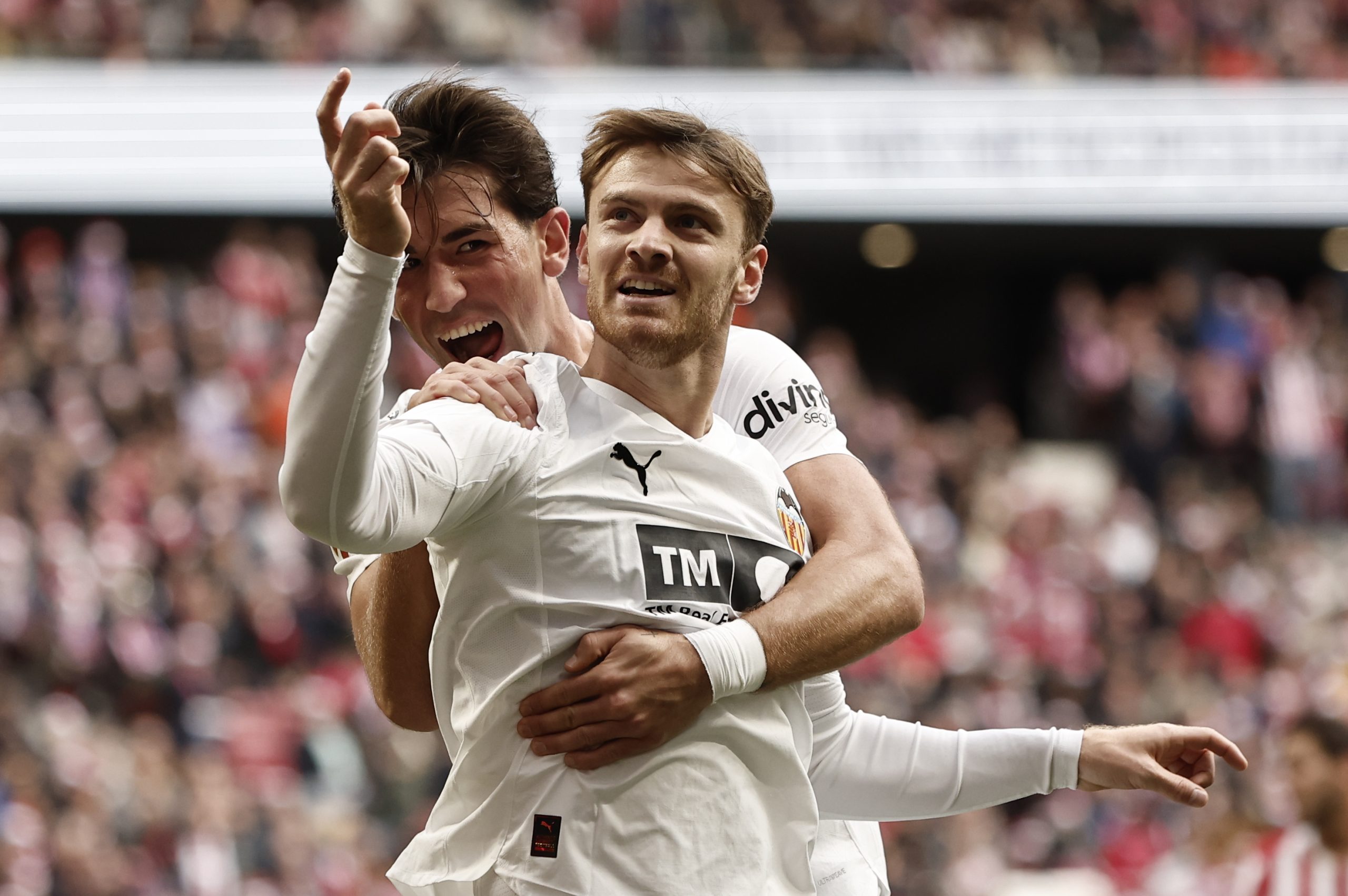 Espanyol Sets Eye on Valencia Forward: Reinforcement for Next Season?