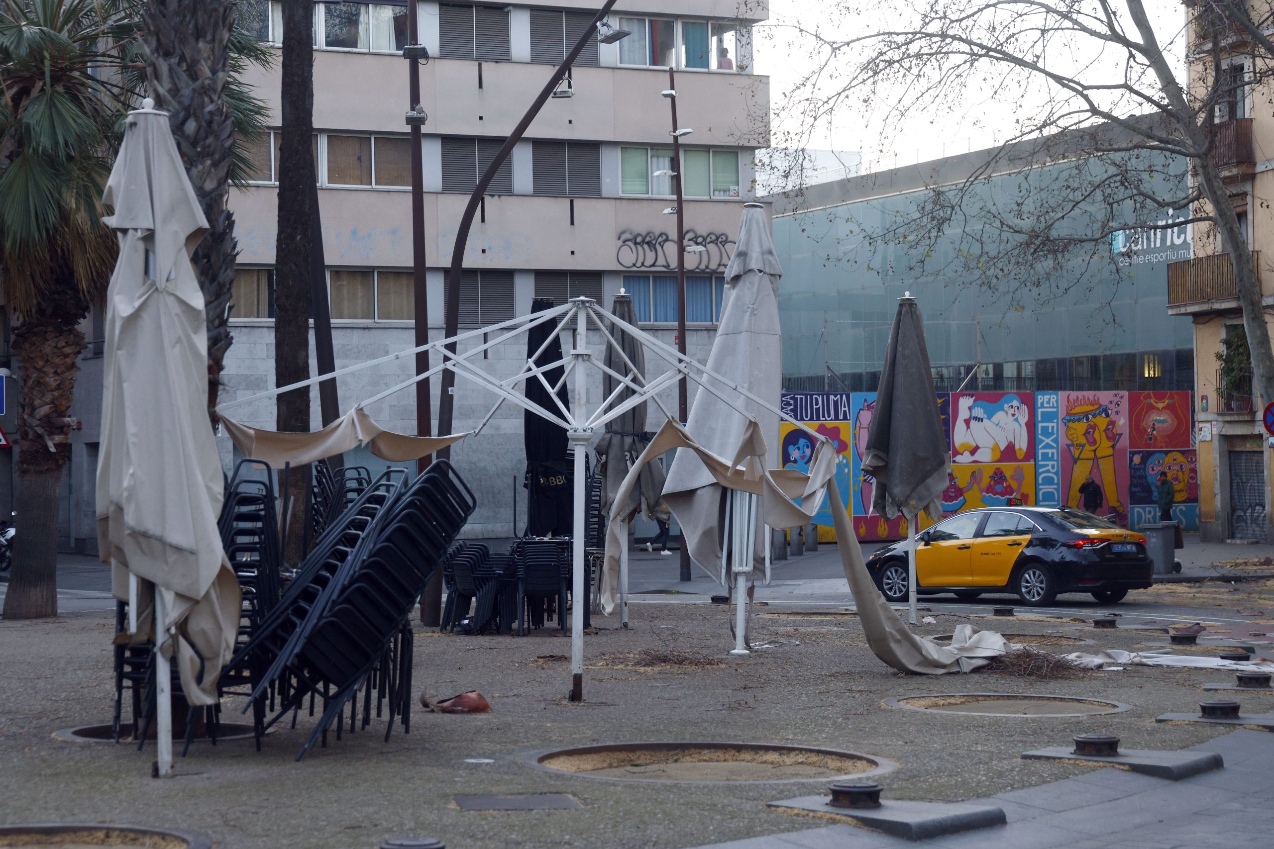 Barcelona prepares for the arrival of Storm Regina: yellow alert for wind and orange alert for waves