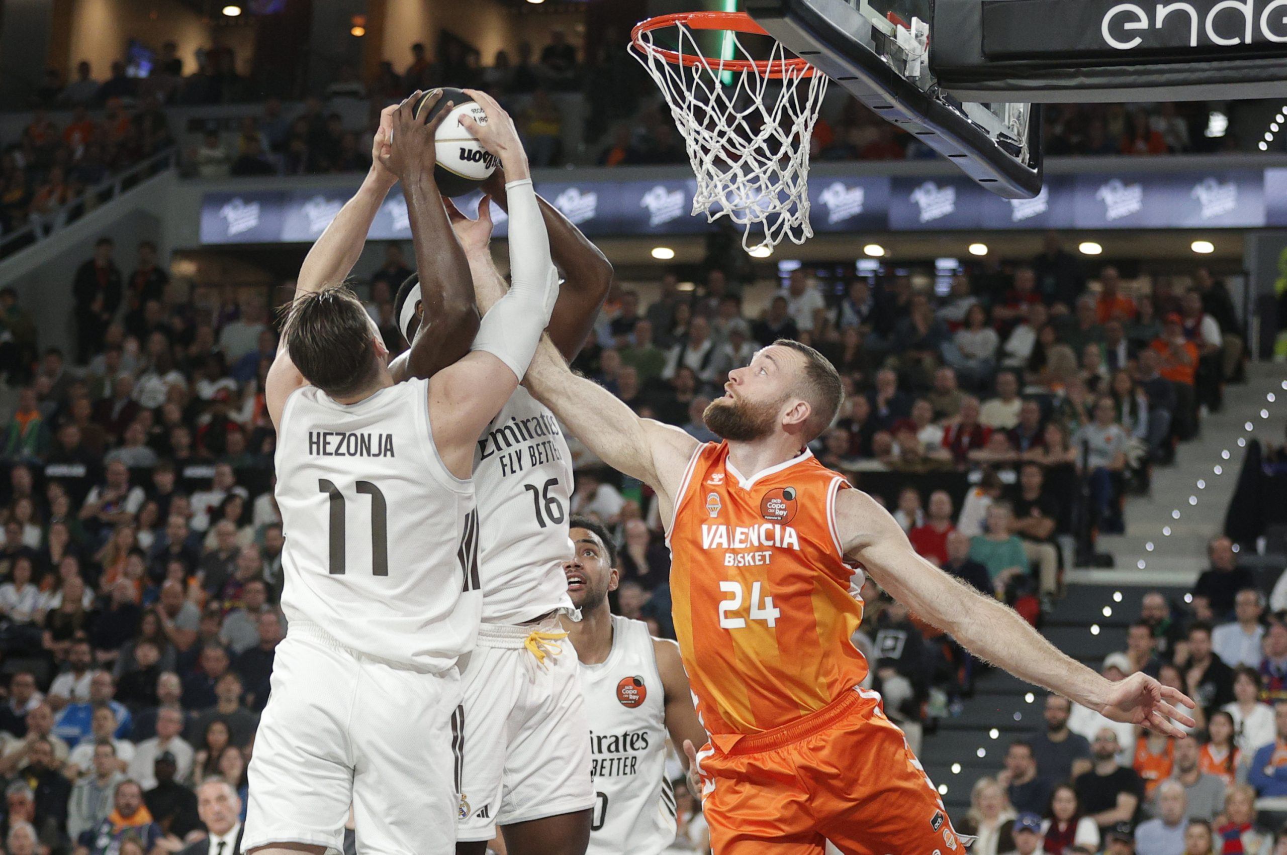 Duel of Titans in the Euroleague: Real Madrid Seeks to Strengthen its Leadership Against a Challenging Hapoel Tel Aviv