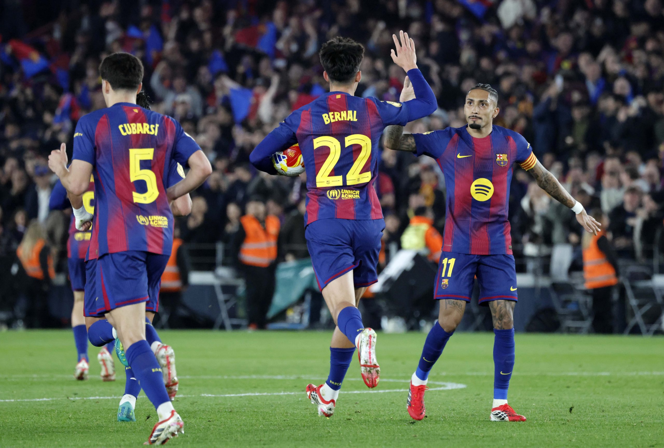 Marc Bernal shines on his return, but Barcelona is on the verge of the final