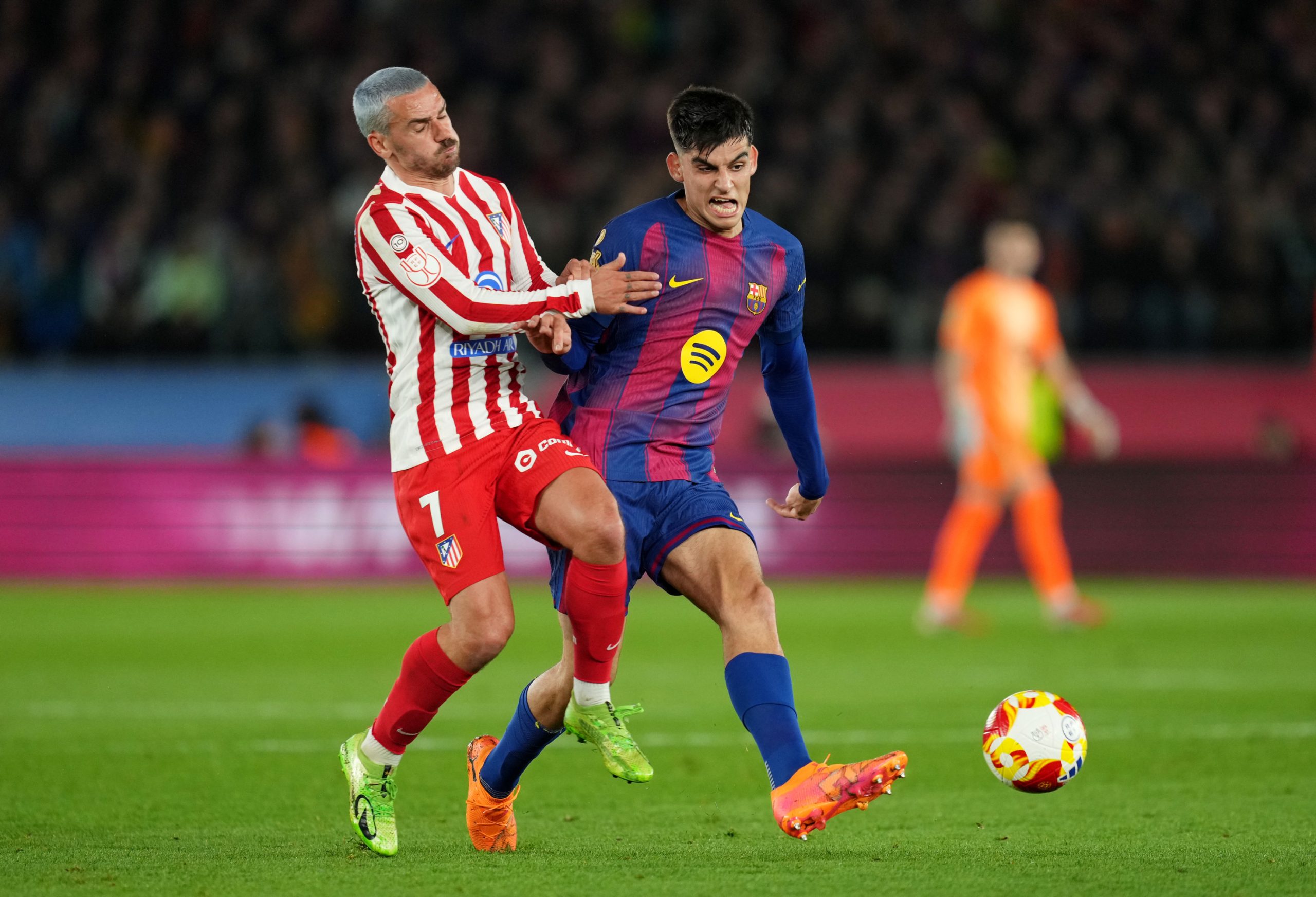 Drama in the Barça Defense! Flick Against the Clock to Solve the Lateral Crisis