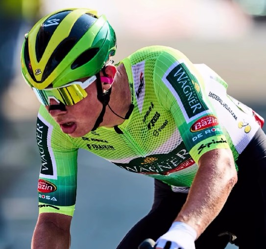 Serious Accident of Leander Van Hautegem in Koppenberg: Gravel Cyclist Rescued After Hard Fall