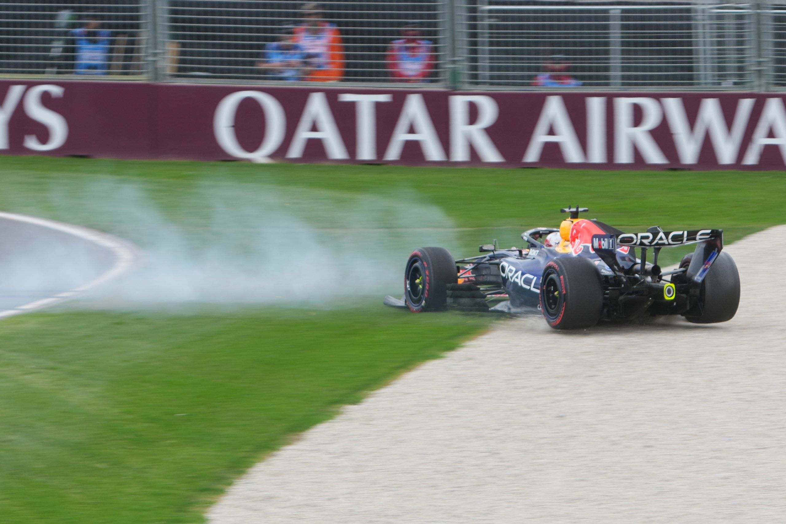 Verstappen y el Inicio Desastroso del GP de Australia: Una Remontada Imposible