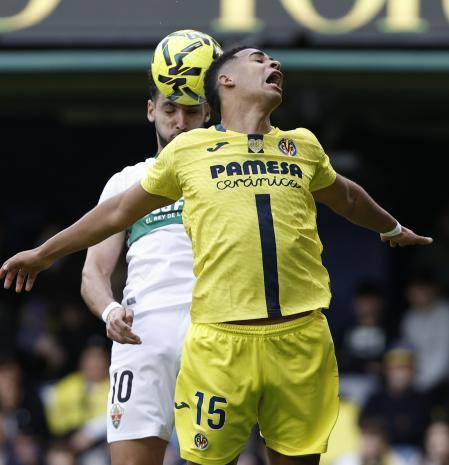 The Yellow Submarine Adds Three Crucial Points Against an Elche Fighting for Permanence