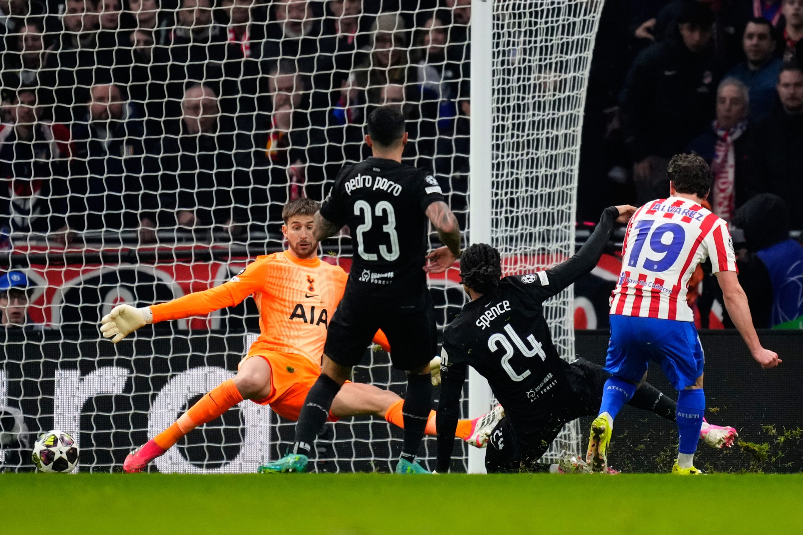 Double Centenary in Champions: Atlético and Tottenham Sign a Night of Records and Anecdotes