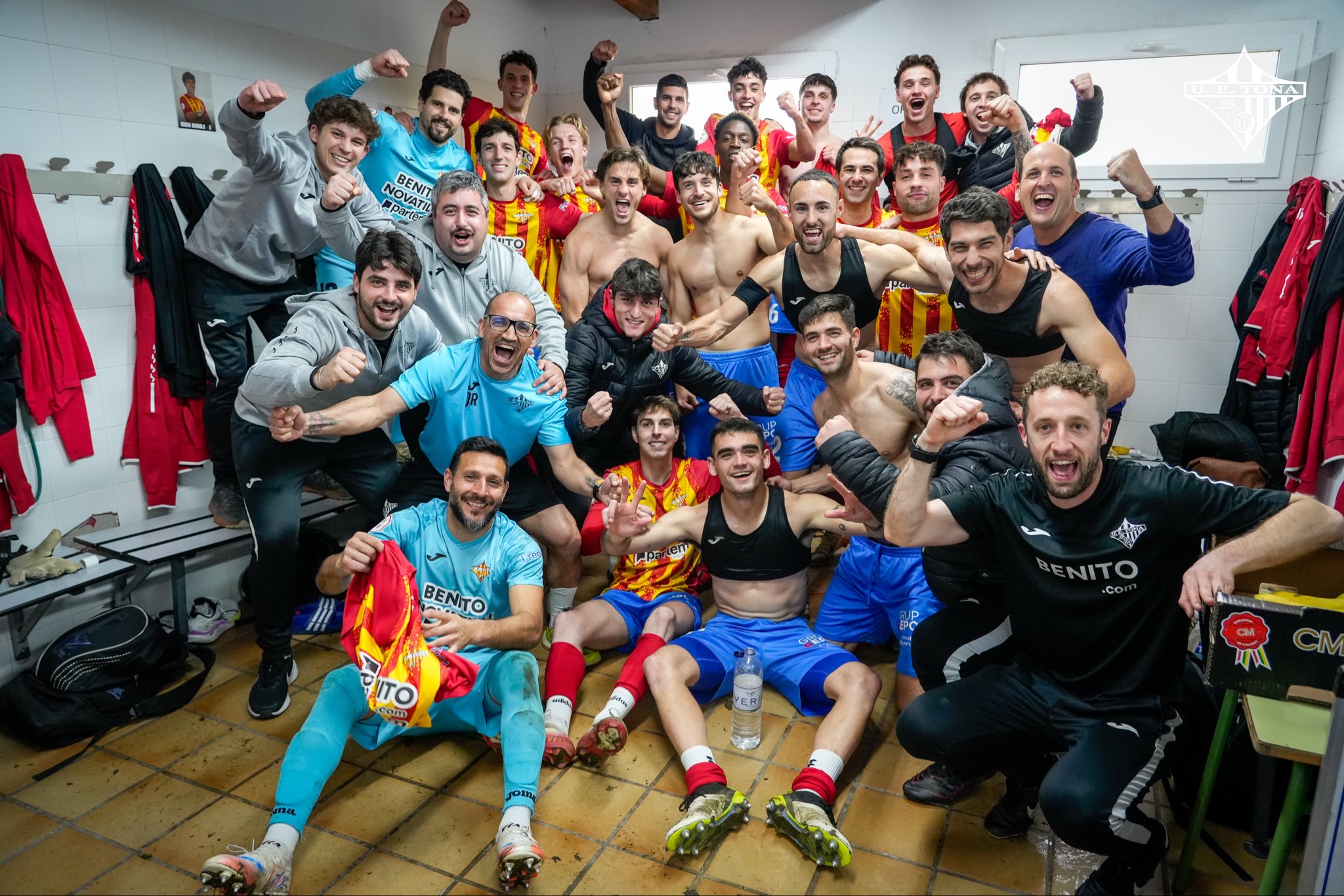 El Tona Apabulla a L'Hospitalet con una Goleada Imparable: 4-1 en un Partido Inolvidable