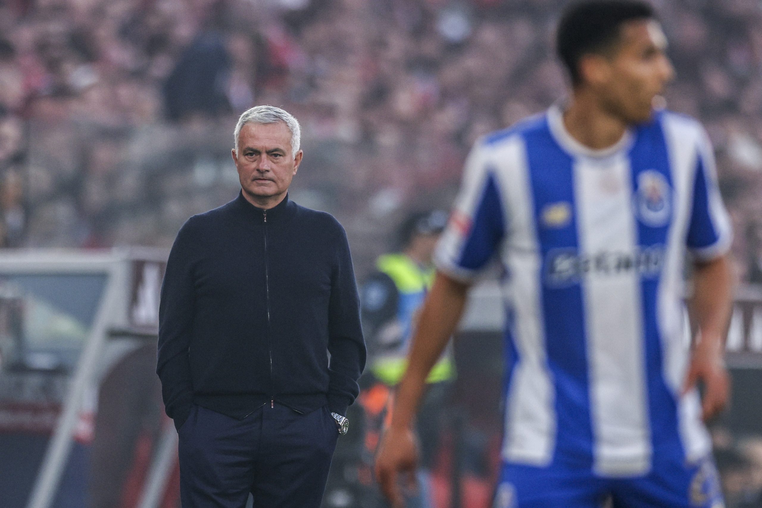 Benfica faces Arouca without Mourinho: sanction and controversy dominate the preview