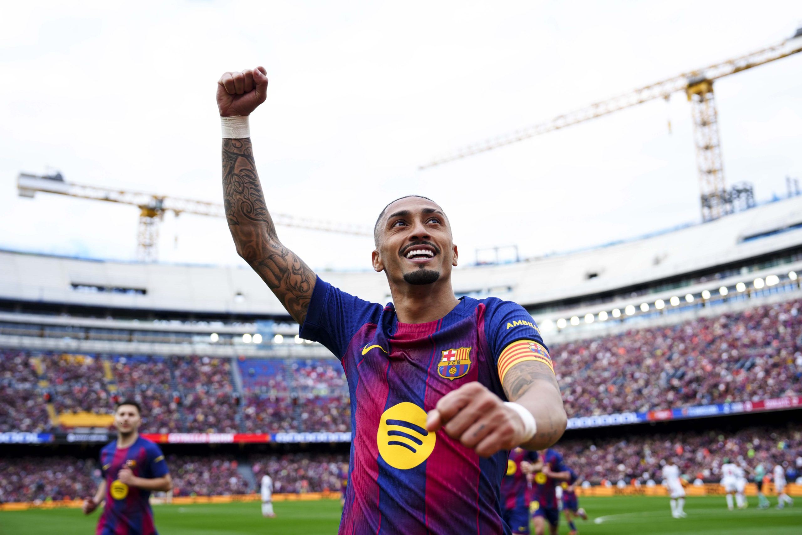 Raphinha Shines and Leads Barça's Victory against Sevilla with a Hat-Trick