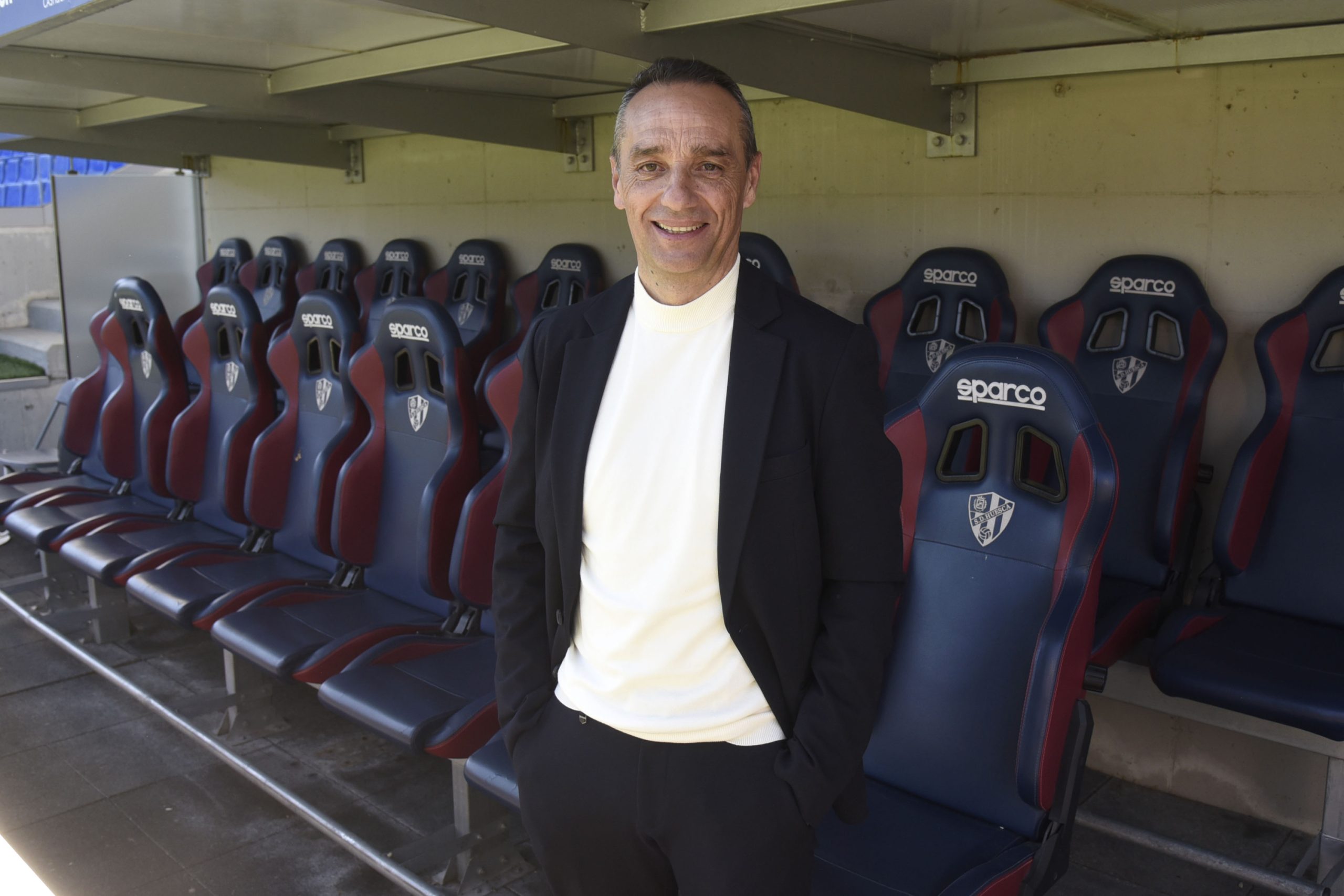 José Luis Oltra asume el reto en la SD Huesca: ¿podrá revertir la situación del equipo? José Luis Oltra asume el reto en la SD Huesca: ¿podrá revertir la situación del equipo?
