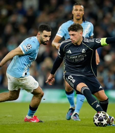 El Etihad Ruge: Real Madrid Sella su Pase a Cuartos de Final en un Duelo de Titanes El Etihad Ruge: Real Madrid Sella su Pase a Cuartos de Final en un Duelo de Titanes