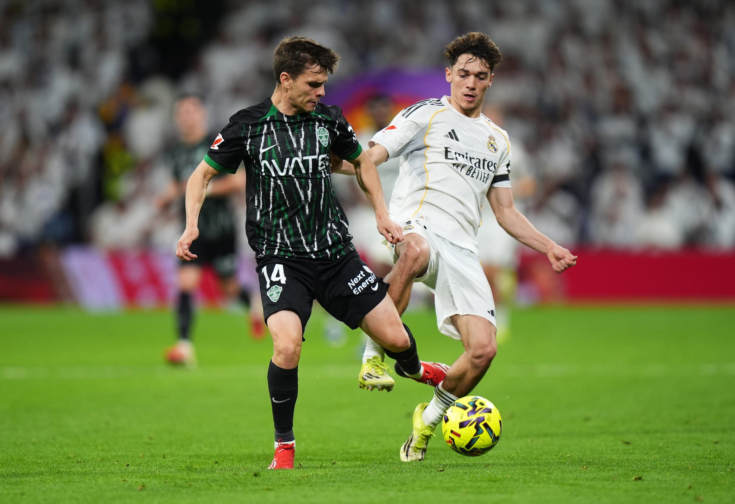 Elche Fights to Retain Their Star: Febas, in Espanyol's Crosshairs