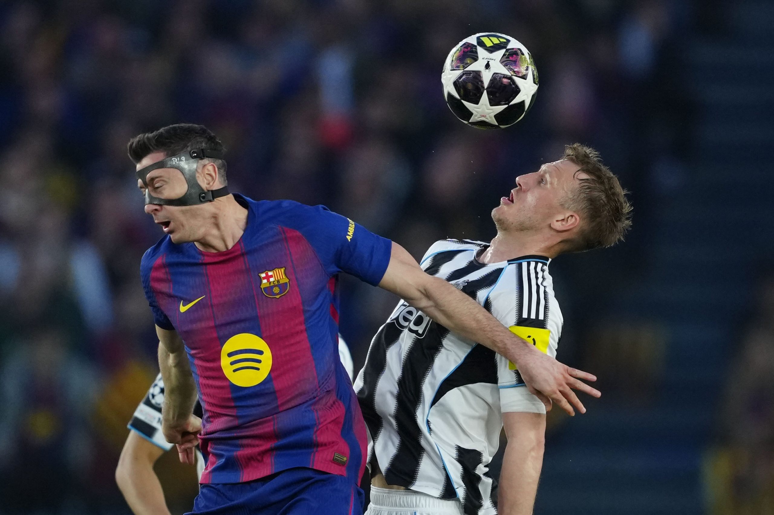 Lewandowski makes history in the Champions League: he surpasses Messi and is crowned king of scorers against rivals