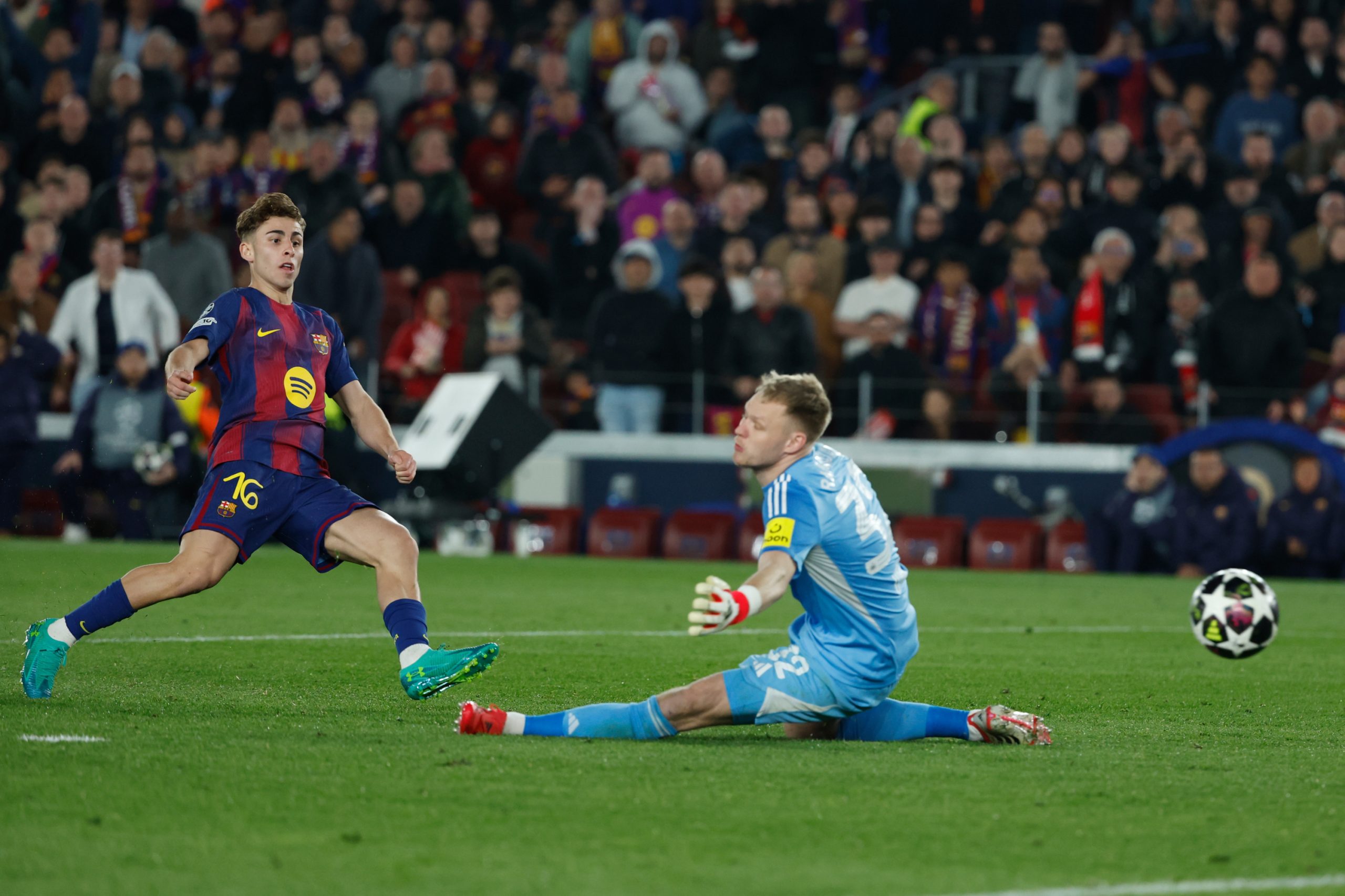 Fermín Unleashes the Madness at the Camp Nou: Barça Goals and Dominates the Champions League!