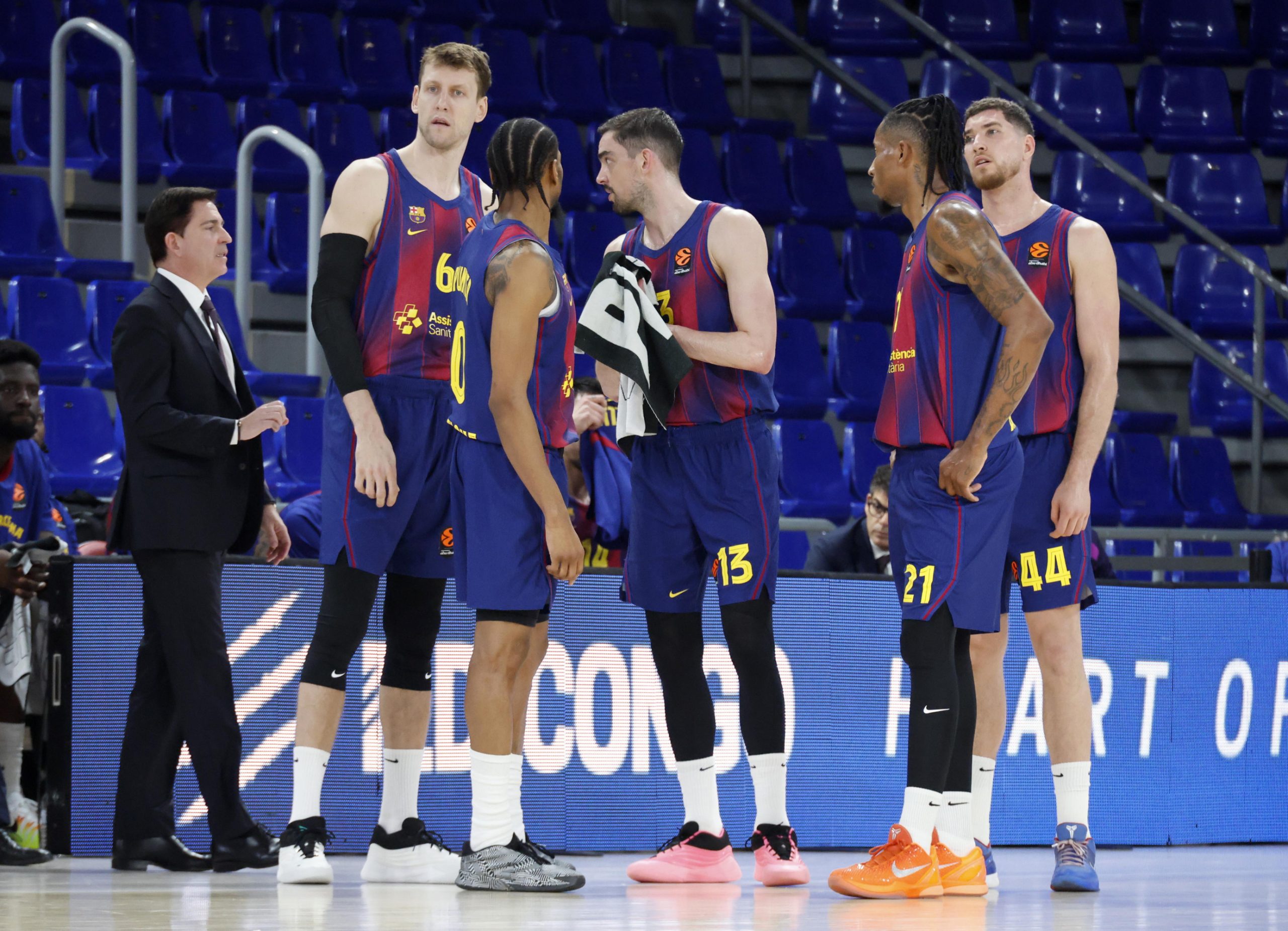 The Palau lights up! Barça Basket seeks redemption against a needy Anadolu Efes