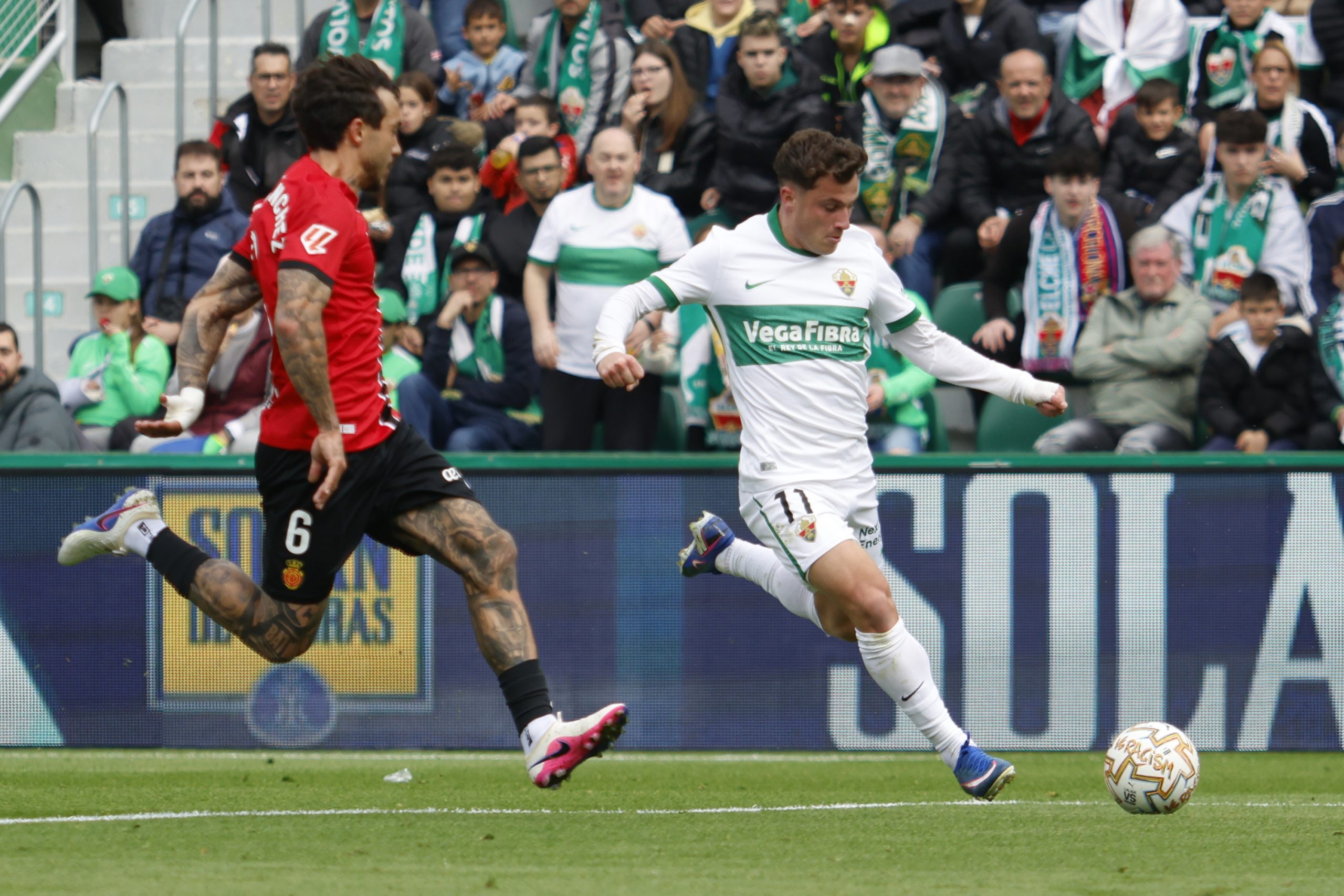 Mallorca falls in Elche and worsens its defensive crisis: an uncertain future Mallorca falls in Elche and worsens its defensive crisis: an uncertain future