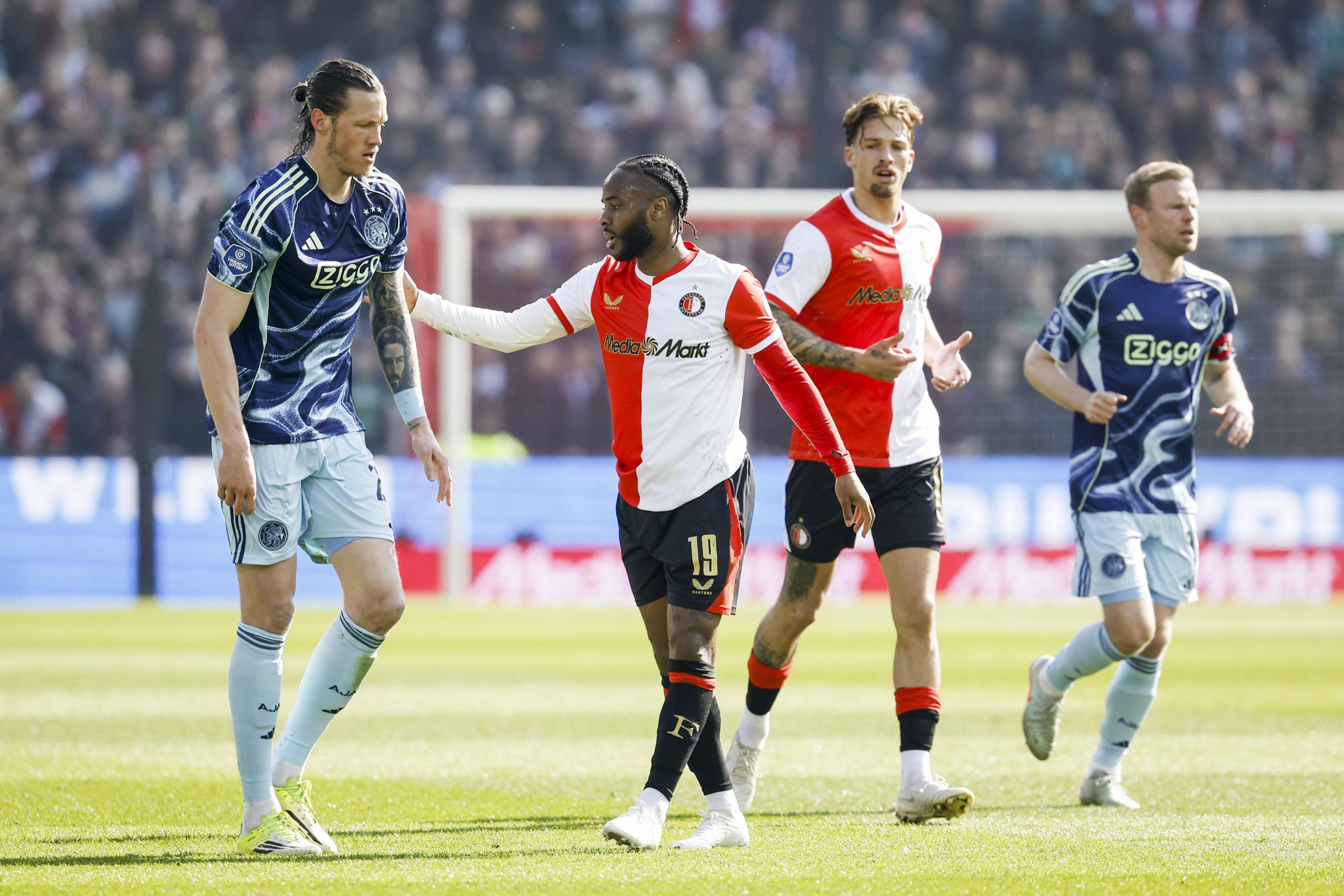 From Klassieker: A Classic that Left a Taste of a Tie and New Hopes