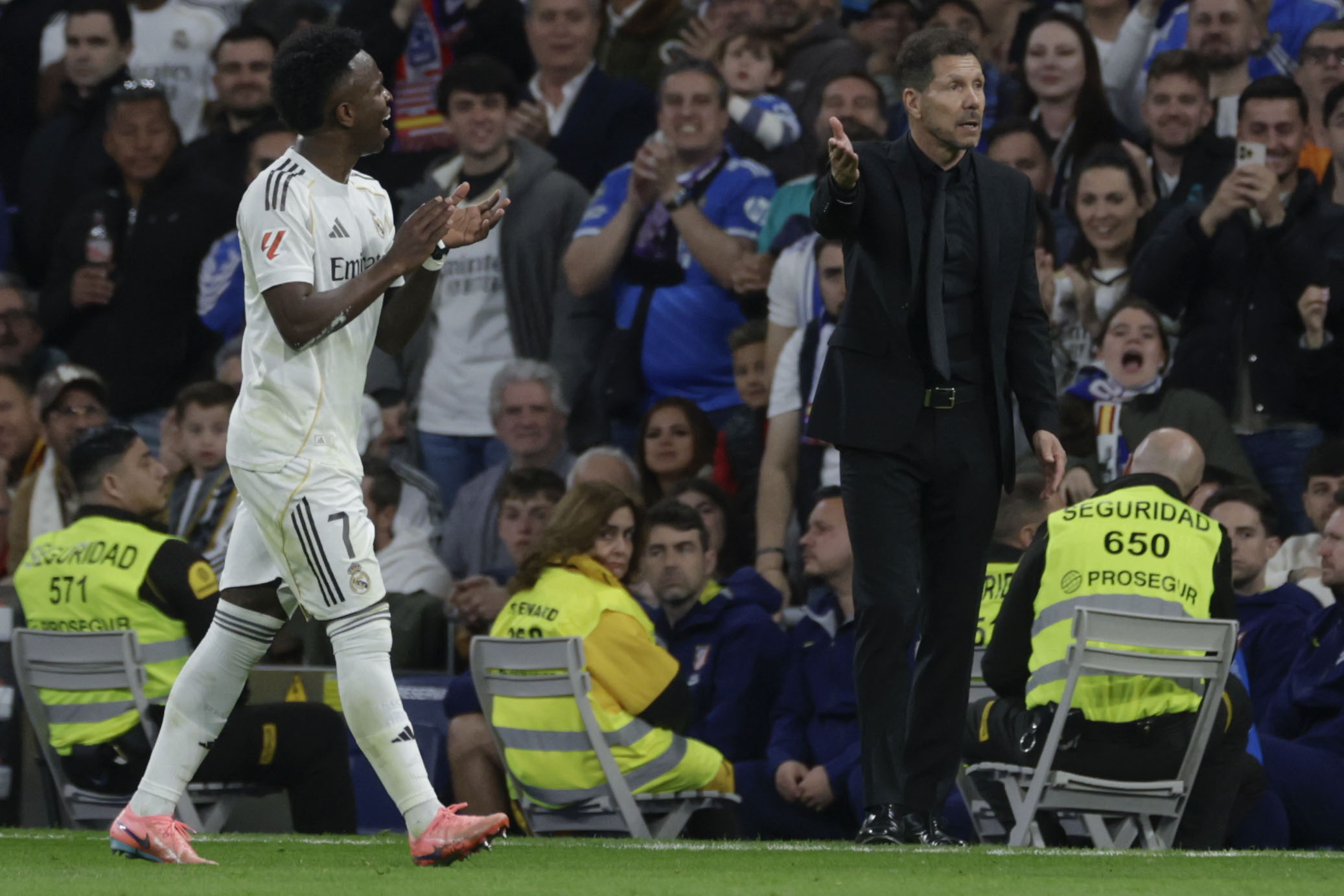 Emotion and controversy: Real Madrid wins the derby against Atlético in an electrifying duel