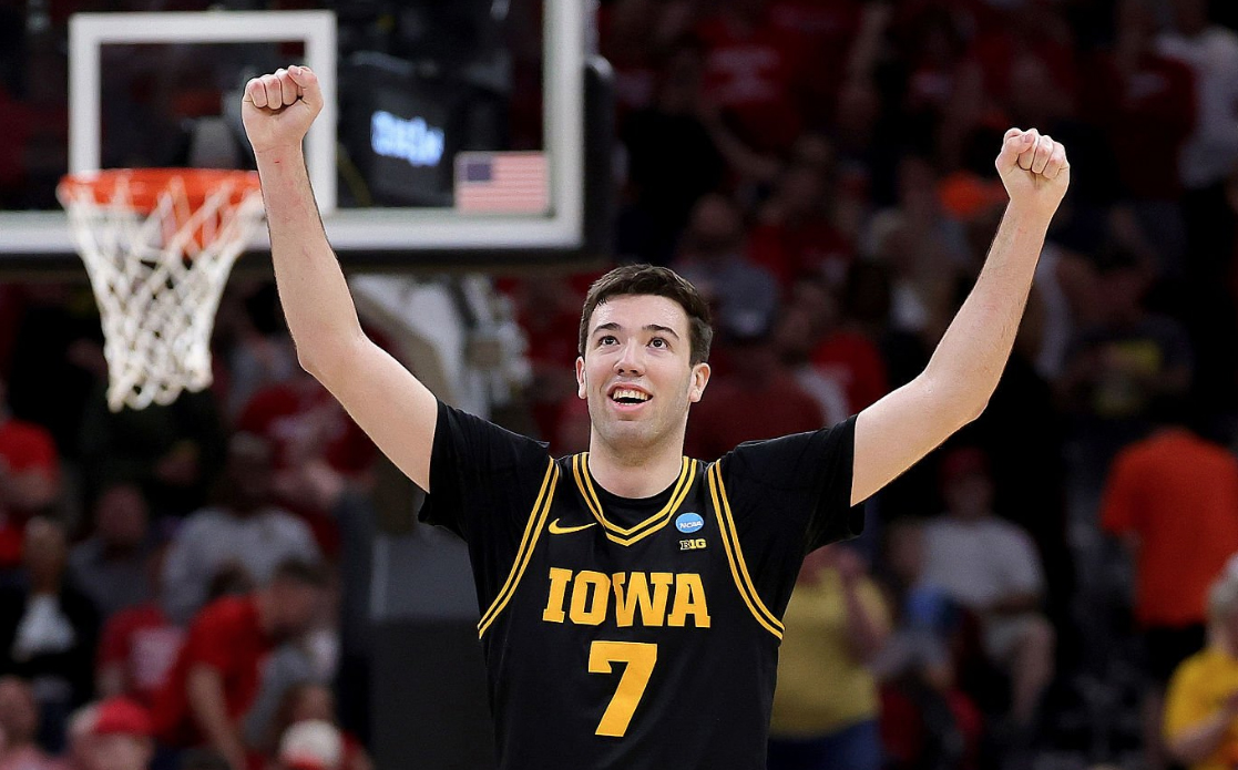 ¡Locura en el March Madness! Folgueiras desata la euforia con un triple de leyenda y mete a Iowa en el Elite Eight ¡Locura en el March Madness! Folgueiras desata la euforia con un triple de leyenda y mete a Iowa en el Elite Eight