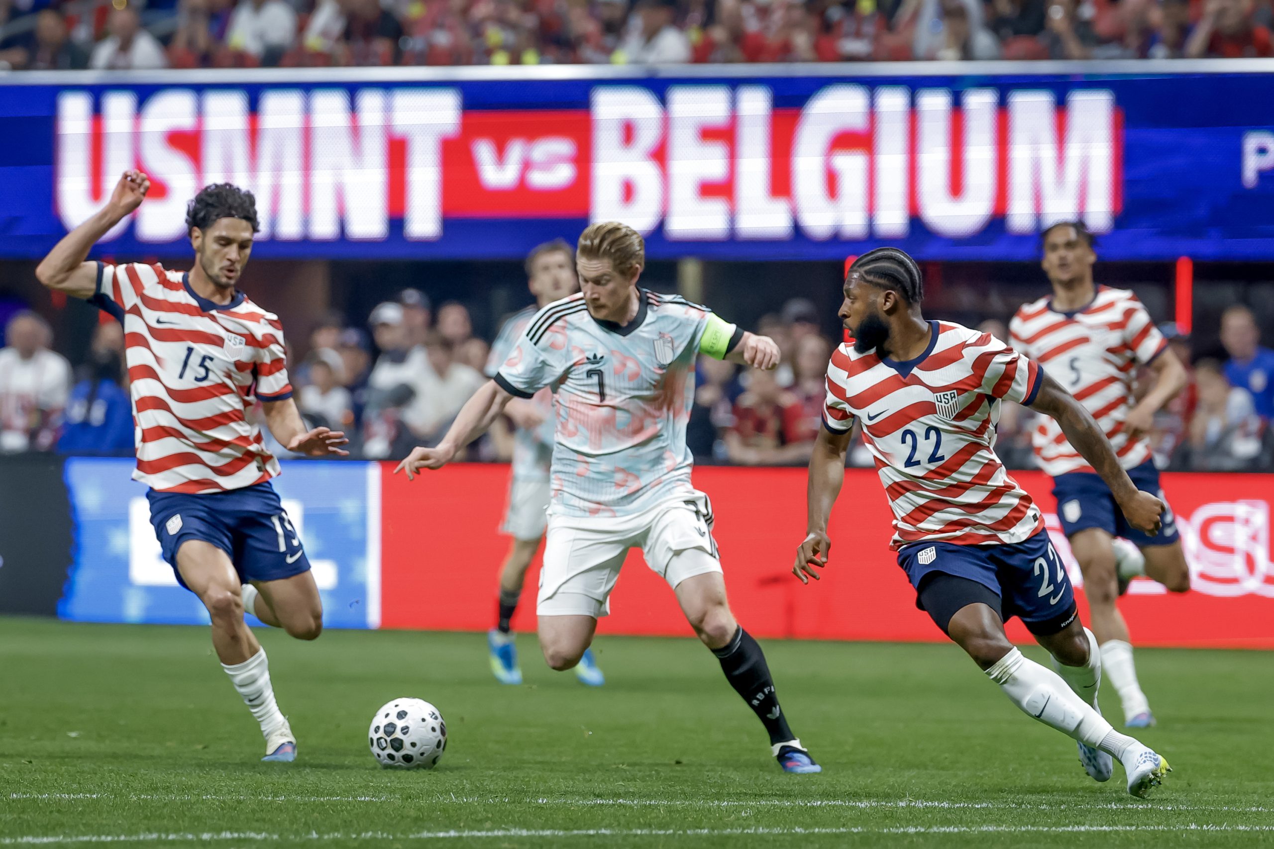 El regreso de Johnny Cardoso a la selección: un tropezón antes del Mundial El regreso de Johnny Cardoso a la selección: un tropezón antes del Mundial