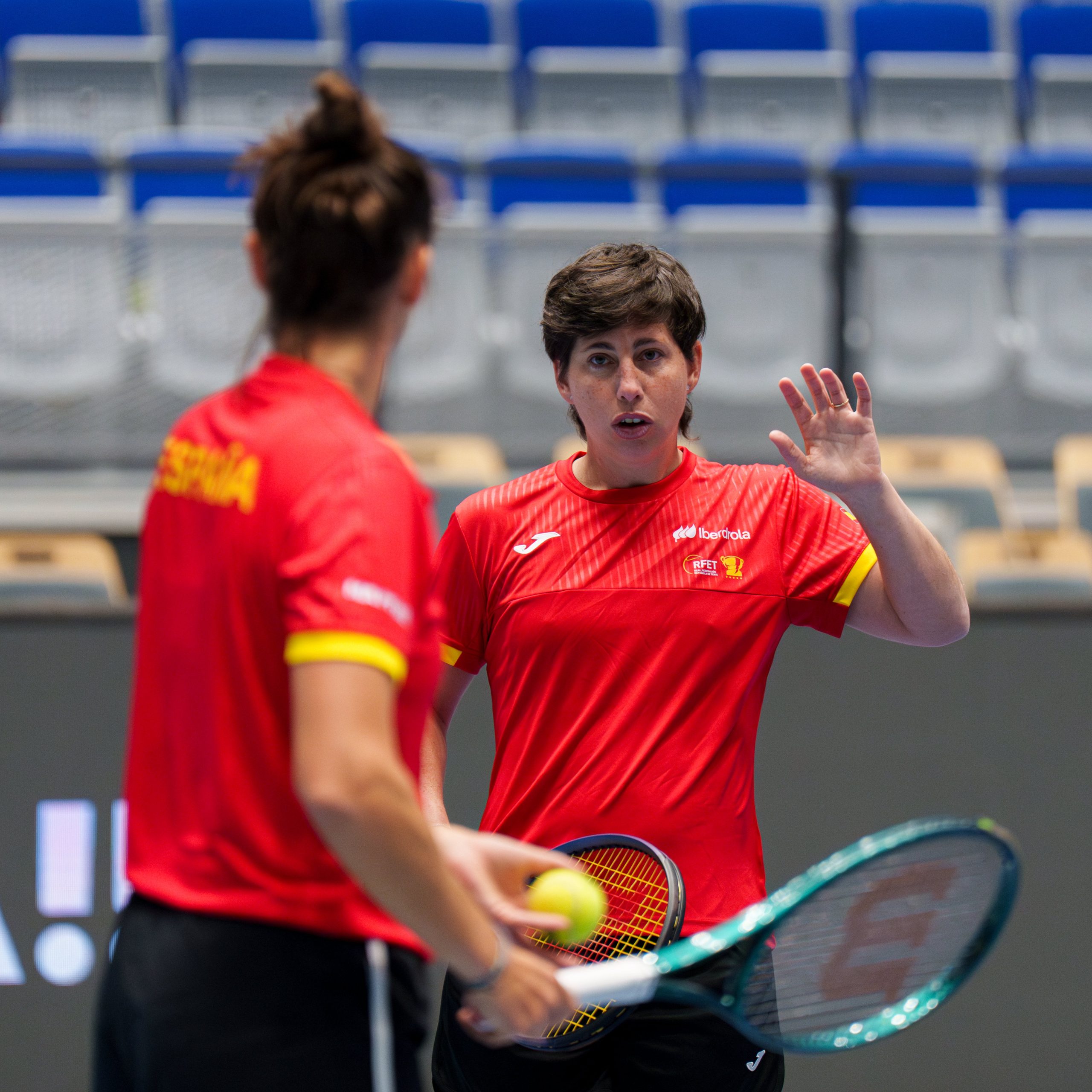 ¡Bomba en la Copa Billie Jean King! La Baja de Bucsa Sacude al Equipo Español