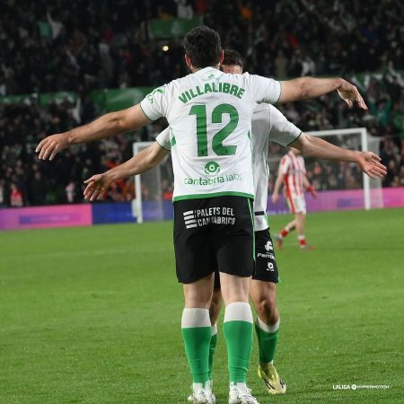 ¡Épica remontada en El Sardinero! Villalibre sella la victoria del Racing en el descuento
