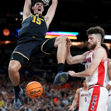 Aday Mara deslumbra en Indianápolis y mete a Michigan en la final de la NCAA