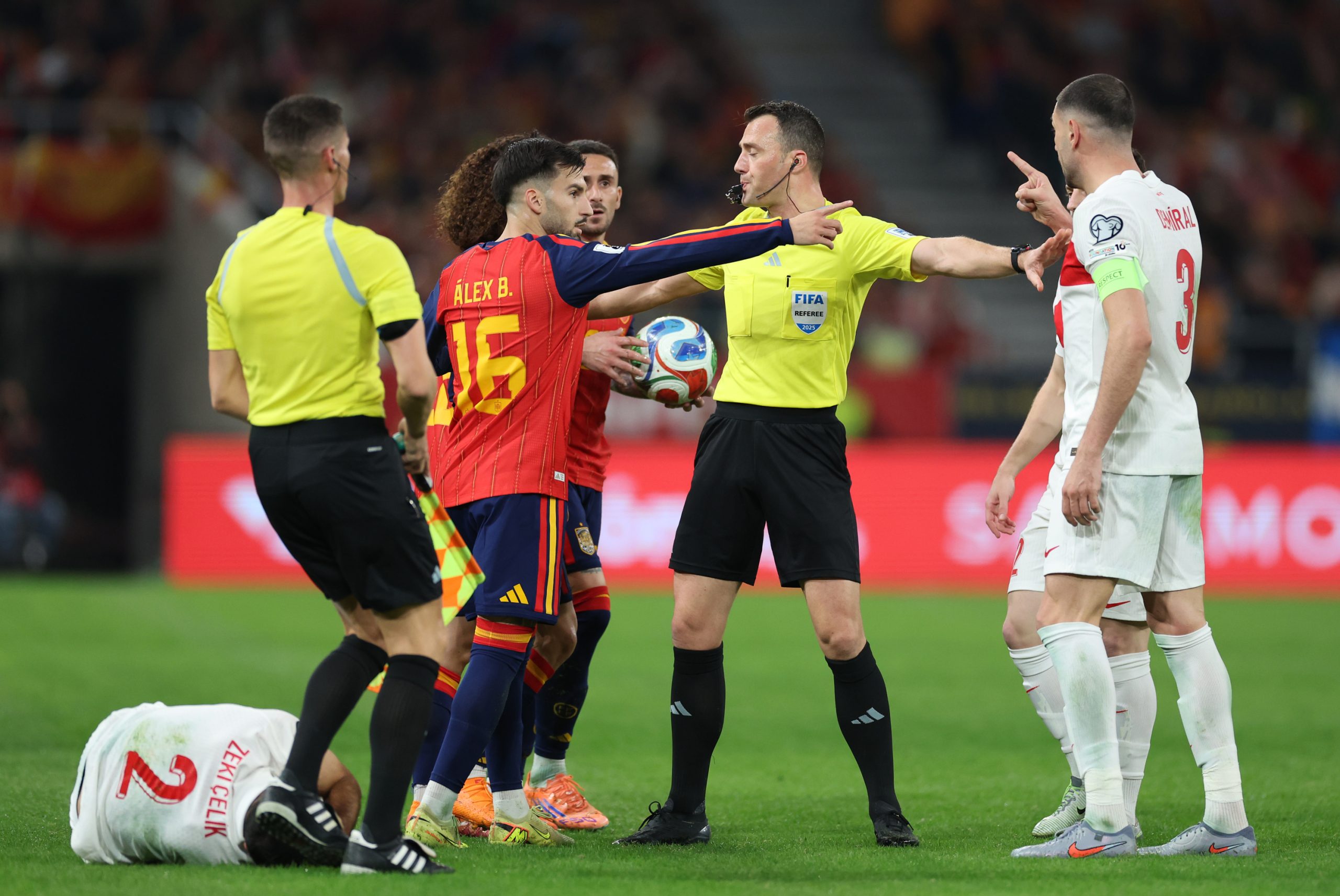 El Guardián Teutón: Félix Zwayer, el Árbitro Alemán que Dirigirá la Batalla Europea entre Braga y Betis