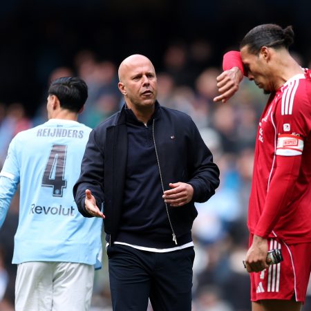 El Liverpool, en la Cuerda Floja: ¿El Fin de la Era Slot y el Sueño de Xabi Alonso?