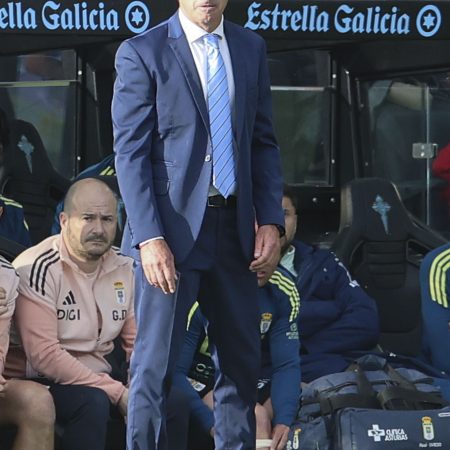 Indignación en el Real Oviedo: Guillermo Almada critica el penalti del Villarreal