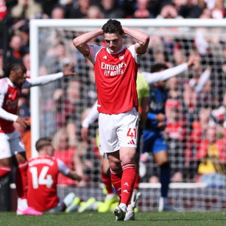 Un aficionado del Arsenal demanda al club por estrés emocional tras su rendimiento en la Premier