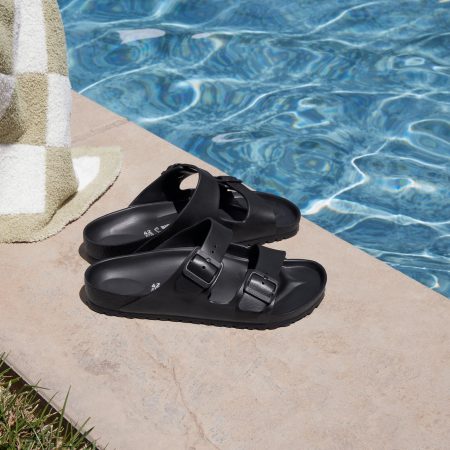 Las Birkenstock Arizona EVA: El calzado estrella de la primavera 2026 que transforma tus pasos