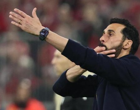 Arbeloa en la Cuerda Floja: ¿Adiós al Bernabéu a pesar del Respaldo de Leyendas?