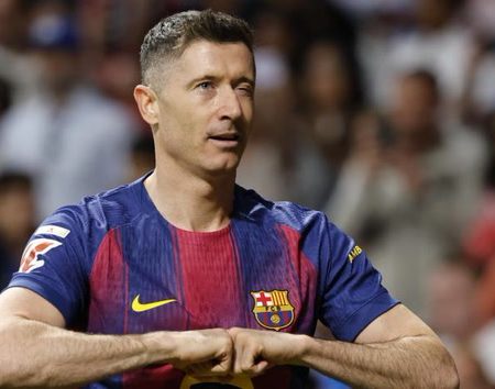 Lewandowski en la Cuerda Floja: ¿Adiós al Camp Nou o Renovación a la Baja?