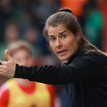 Eta Hace Historia en la Bundesliga: Primera Mujer Entrenadora en las Grandes Ligas Europeas Cae con Honor ante el Wolfsburgo