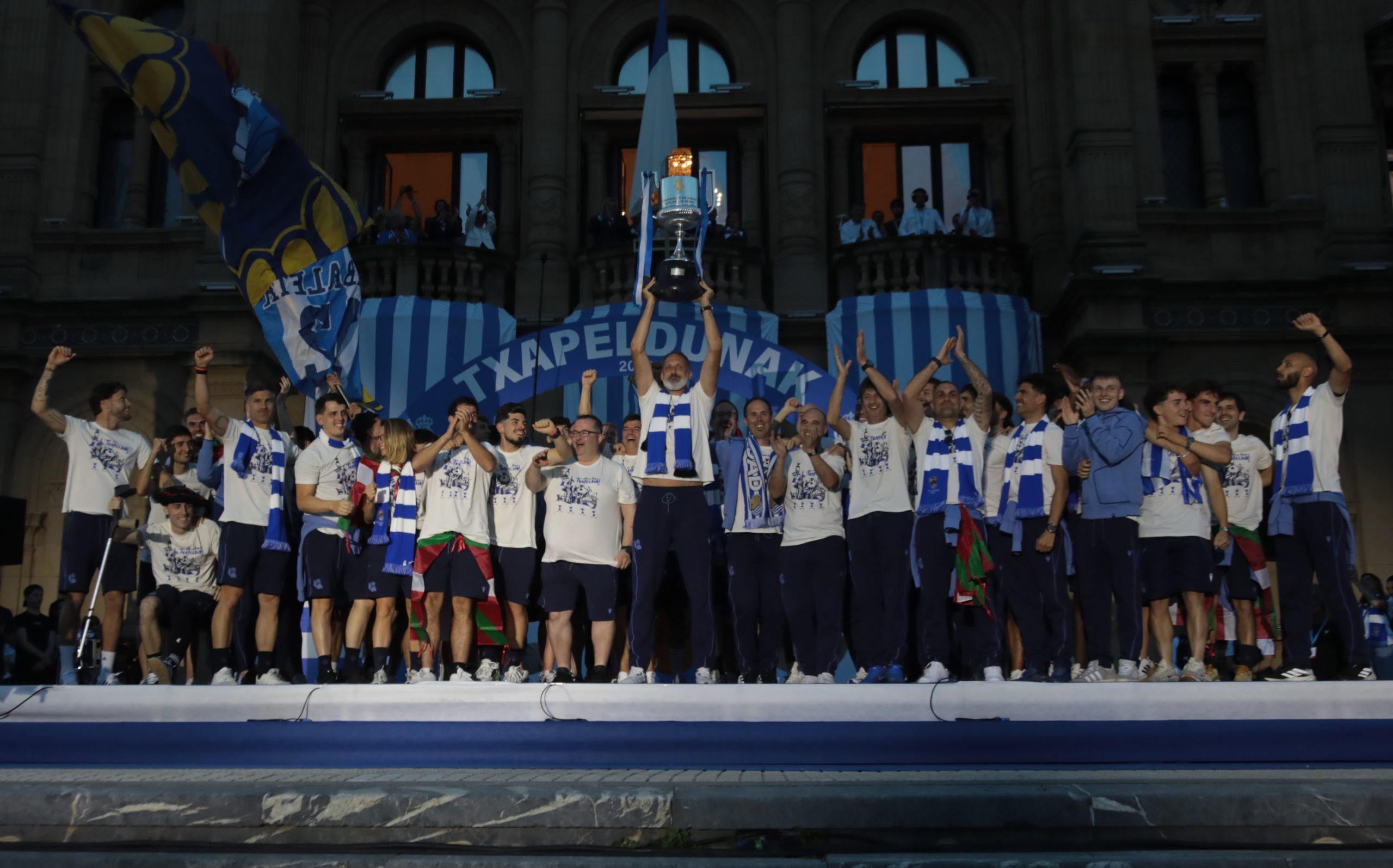 La Real Sociedad brilla y el Barça se enfrenta a su sombra: un análisis de la Copa del Rey La Real Sociedad brilla y el Barça se enfrenta a su sombra: un análisis de la Copa del Rey