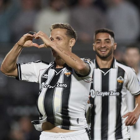 Castellón vs. Málaga: La Batalla por la Cima se Intensifica en La Rosaleda
