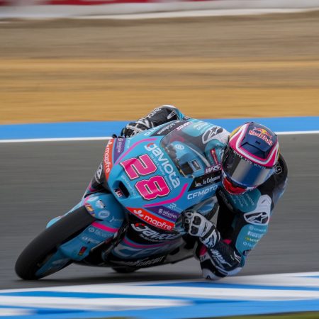 Quiles Domina Jerez: El Murciano Impone su Ley en Moto3