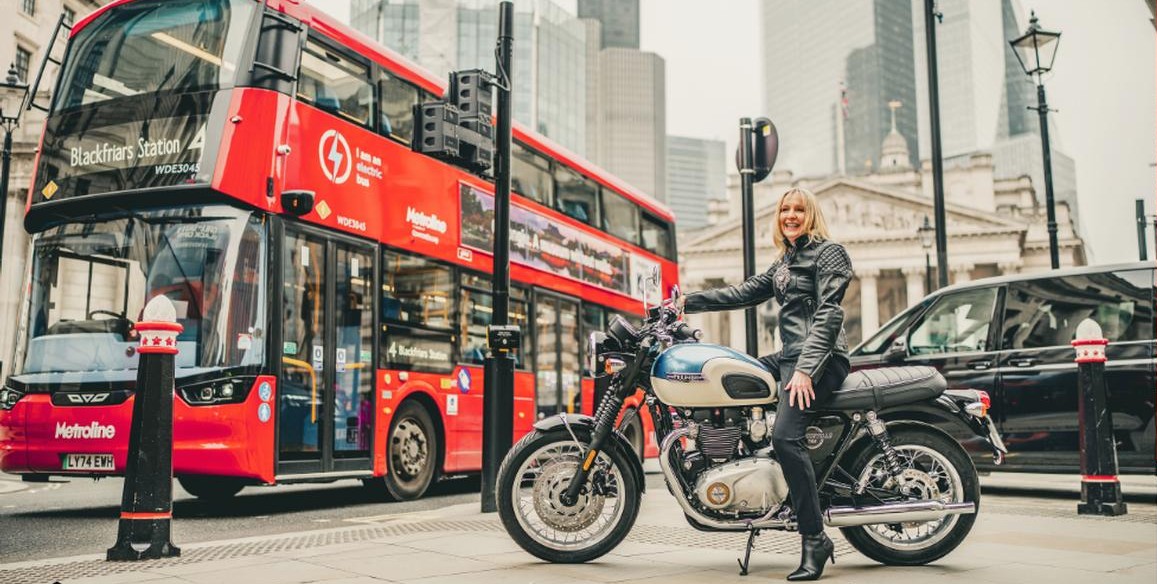 La Alcaldesa de Londres Cabalga... ¡Sobre una Triumph! Innovación Solidaria en la City
