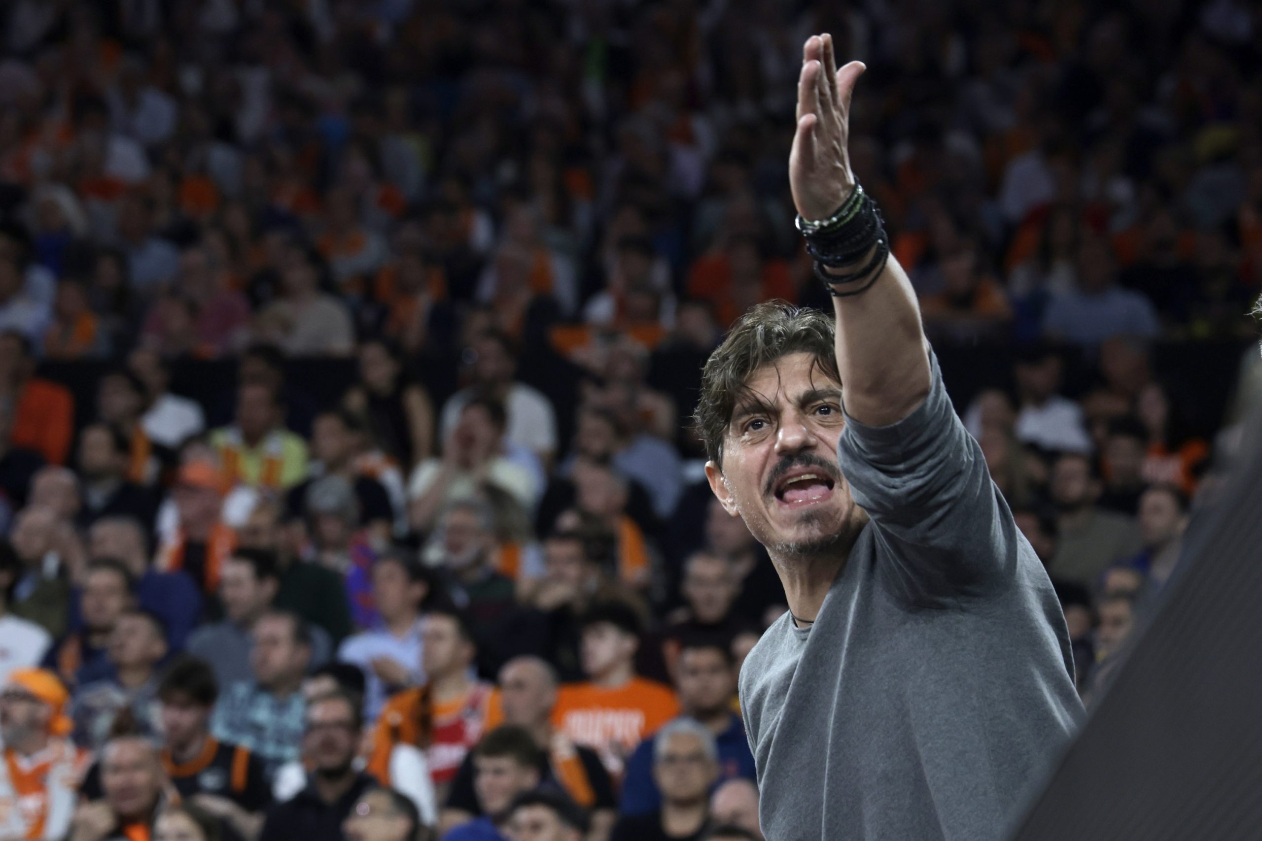 Tensión en la Euroliga: El Valencia Basket y el Presidente del Panathinaikos, en un Cruce de Declaraciones Tensión en la Euroliga: El Valencia Basket y el Presidente del Panathinaikos, en un Cruce de Declaraciones