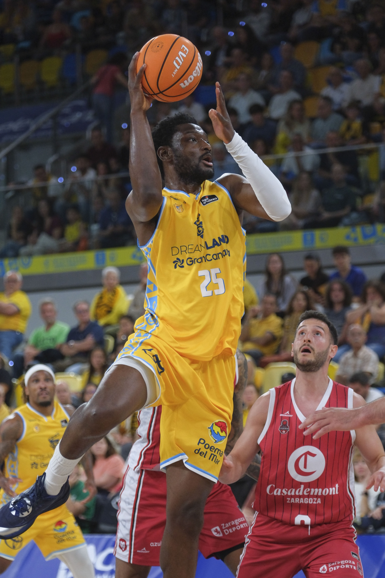 La Liga Endesa Arde: El Liderato en Juego y Batallas Cruciales en la Jornada 29