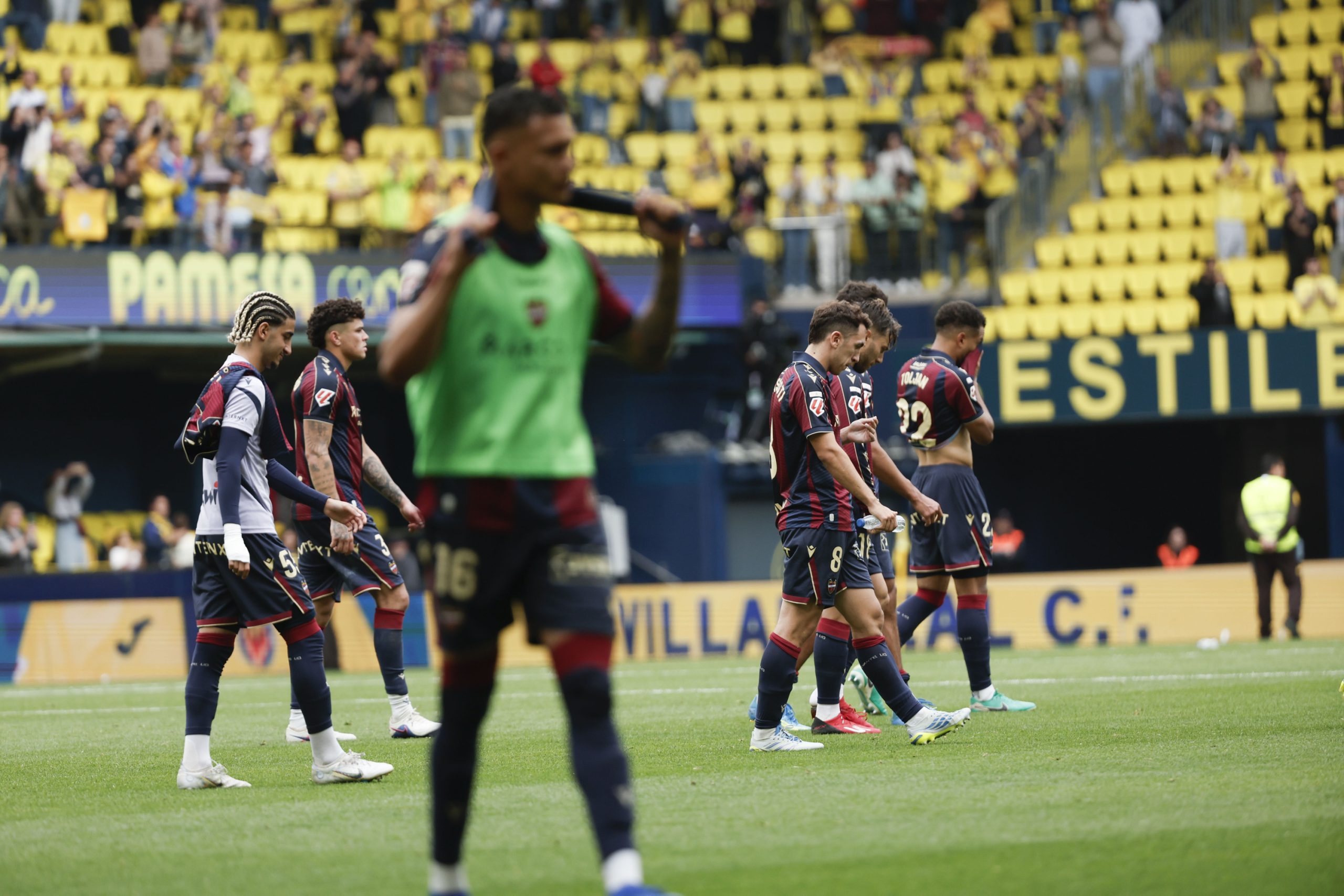 Levante en Vilo: Tres Jugadores Clave Lesionados Tras Dura Derrota Levante en Vilo: Tres Jugadores Clave Lesionados Tras Dura Derrota