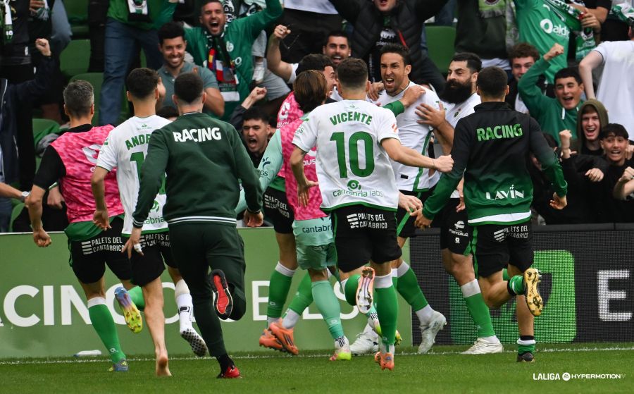 ¡Remontada Épica en El Sardinero! Racing de Santander Sufre Pero Mantiene el Liderato Ante un Valiente Huesca