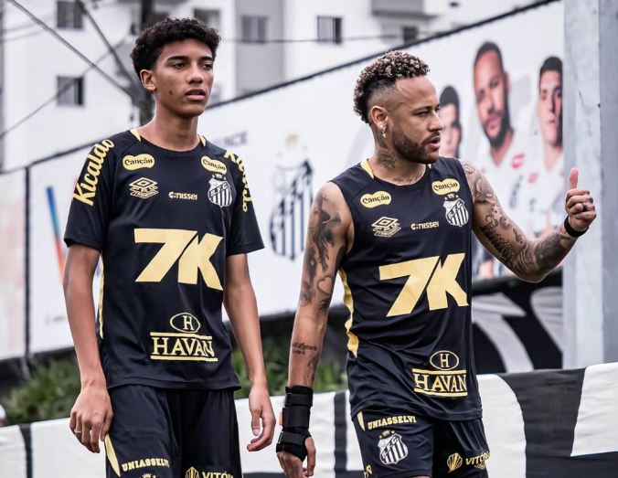 Furia en el Entreno del Santos: Neymar y el Hijo de Robinho, Protagonistas de un Incidente Furia en el Entreno del Santos: Neymar y el Hijo de Robinho, Protagonistas de un Incidente